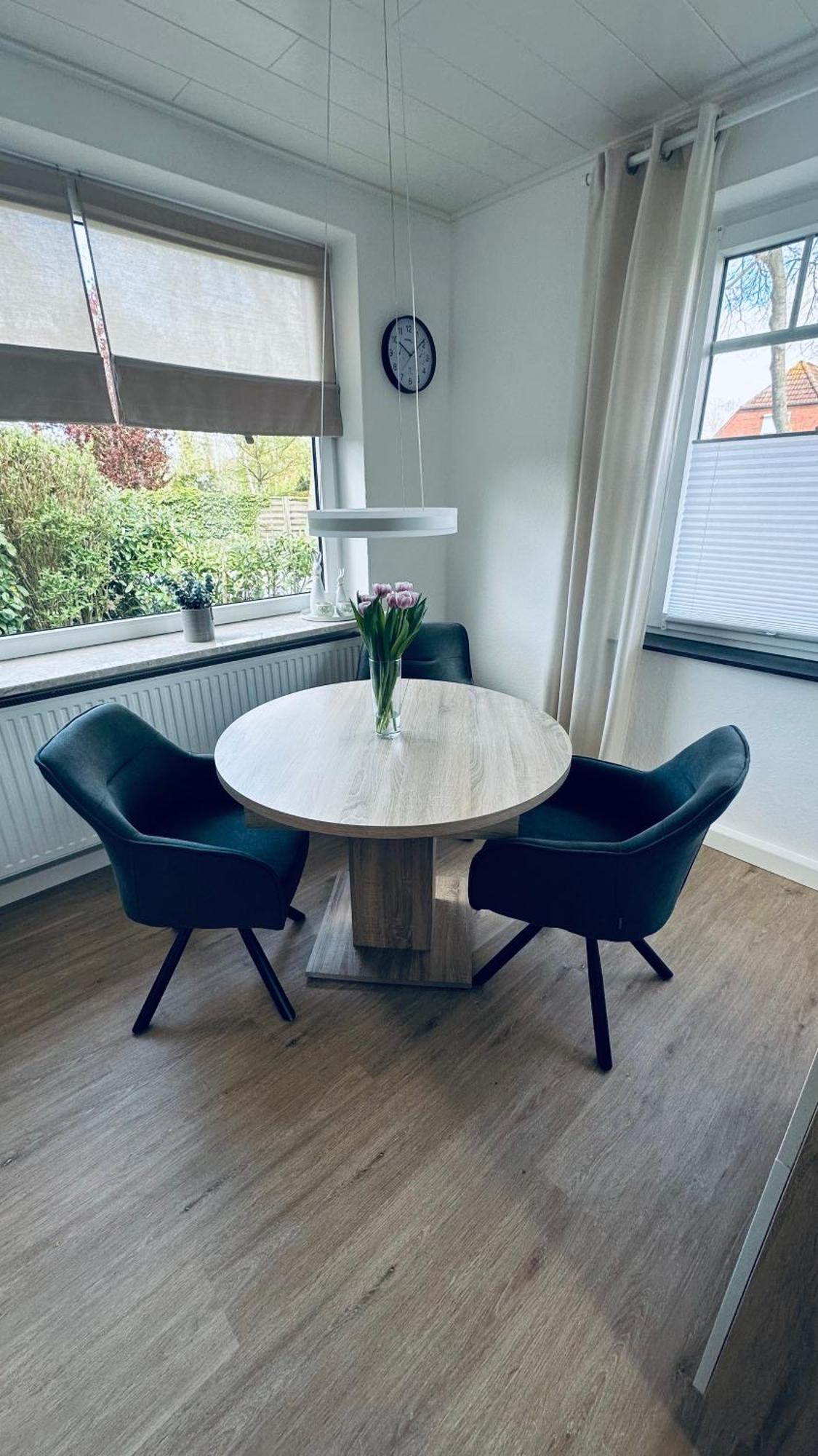 Heel Wat Besuenners Apartment Krummhoern